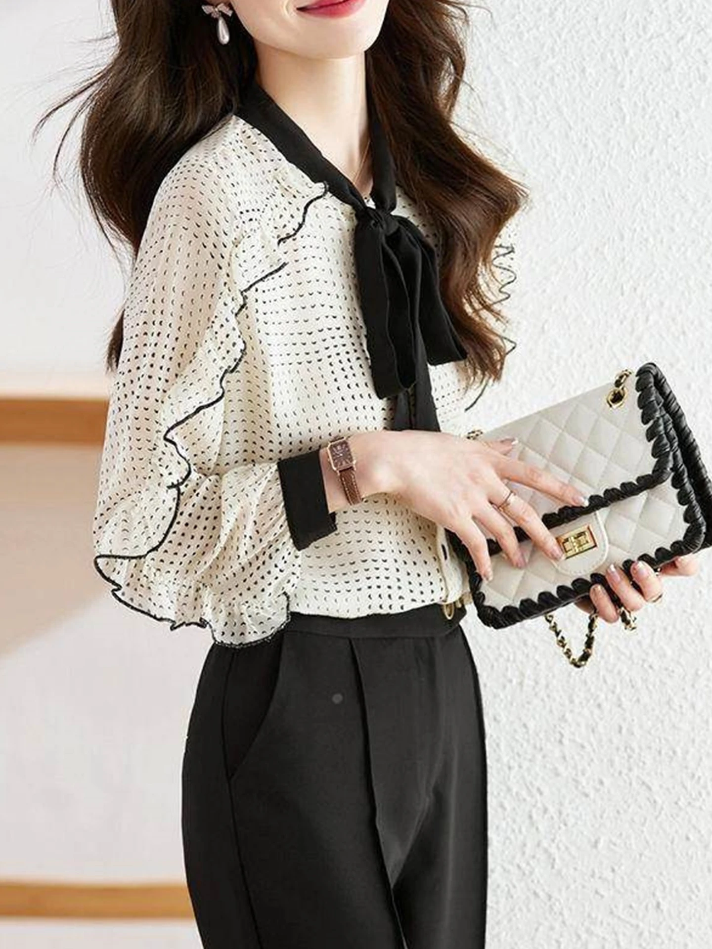 Женская блузка Ele Long Sve: комфортный, модный, стройнящий топ в корейском стиле, прямой крой, из шелкового материала, осенняя новинка.
Женская блузка Ele Long Sve: комфортный, модный, стройнящий топ в корейском стиле, прямой крой, из шелкового материала, осенняя новинка.