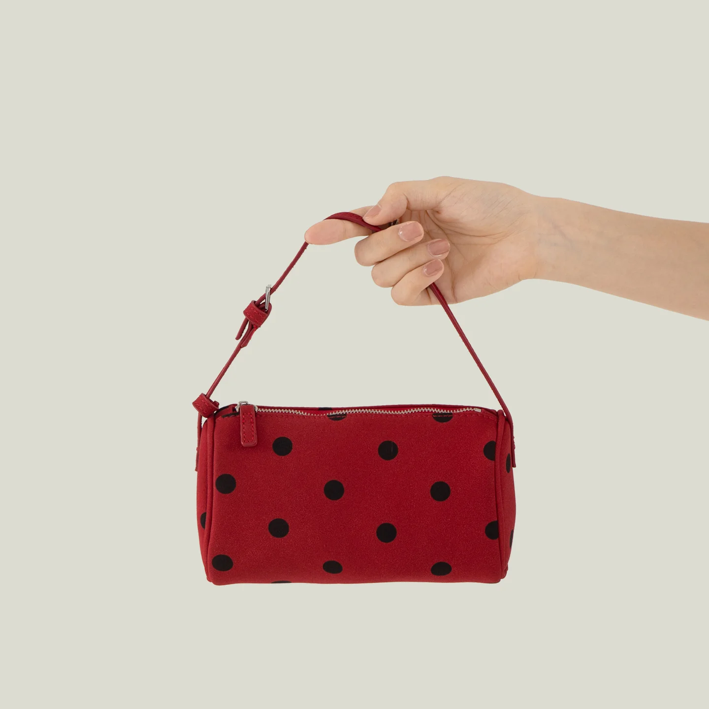 New Polka Dot Design Handbag Pillow Bag For Women Artistic Versatile High-end Feel Casual Shoulder Crossbody Bag
New Polka Dot Design Handbag Pillow Bag For Women Artistic Versatile High-end Feel Casual Shoulder Crossbody Bag
