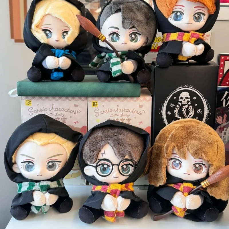 Оригинальный Miniso Гарри Поттер, виниловая глухая коробка для лица, милая фигурка, мягкая плюшевая кукла, игрушка, подвески Гарри Поттера, фигурка Гермионы Рона
Оригинальный Miniso Гарри Поттер, виниловая глухая коробка для лица, милая фигурка, мягкая плюшевая кукла, игрушка, подвески Гарри Поттера, фигурка Гермионы Рона