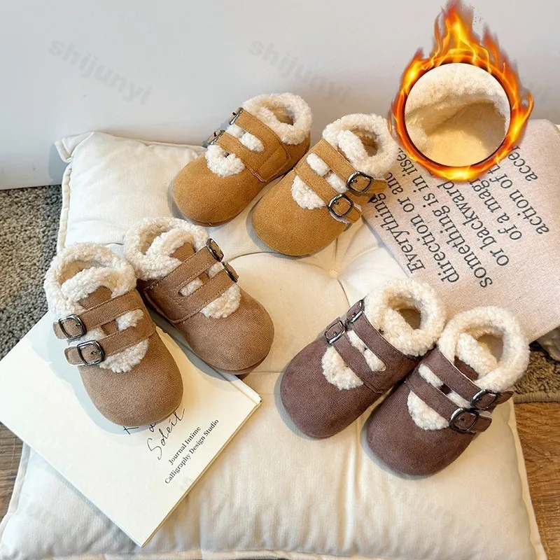 Детская теплая повседневная хлопковая обувь с низким берцем в стиле ретро, зима 2024, новые удобные модные универсальные плюшевые туфли на мягкой подошве для девочек на плоской подошве
Детская теплая повседневная хлопковая обувь с низким берцем в стиле ретро, зима 2024, новые удобные модные универсальные плюшевые туфли на мягкой подошве для девочек на плоской подошве