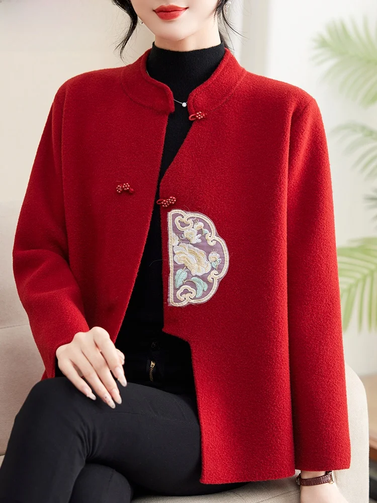 Новая китайская модная женская кофта-кардиган в национальном стиле, топ 2024 года, новая модная верхняя одежда, весенне-осенняя вышитая куртка для женщин
Новая китайская модная женская кофта-кардиган в национальном стиле, топ 2024 года, новая модная верхняя одежда, весенне-осенняя вышитая куртка для женщин