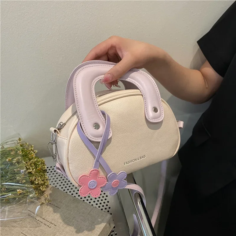 Korean Version Niche Design Cute Handbag Summer Small Fresh Popular New Trend Versatile Crossbody Bag Fashion Shoulder Handbag
Korean Version Niche Design Cute Handbag Summer Small Fresh Popular New Trend Versatile Crossbody Bag Fashion Shoulder Handbag