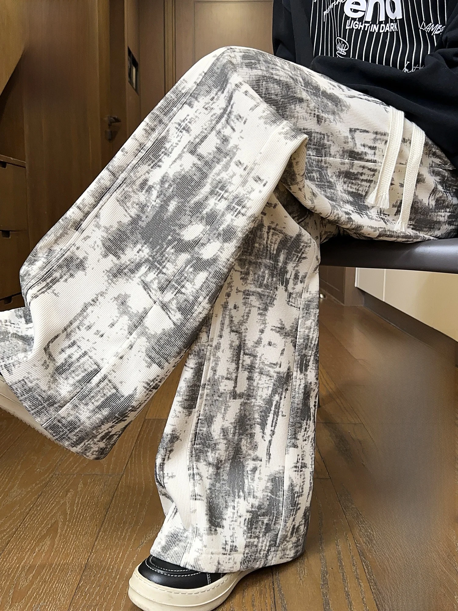 Мужские утепленные брюки Paul Frank с начесом, свободного кроя, с эффектом тай-дай, прямые, длинные, для повседневной носки, зимние, новинка, уличный стиль
Мужские утепленные брюки Paul Frank с начесом, свободного кроя, с эффектом тай-дай, прямые, длинные, для повседневной носки, зимние, новинка, уличный стиль