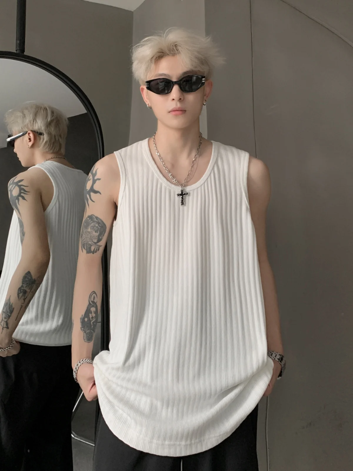 Ice Silk Men's Tank Top Summer Trendy Texture Casual oulder Loose Qui Dry Sport Svel T-irt Polyester Spandex
Ice Silk Men's Tank Top Summer Trendy Texture Casual oulder Loose Qui Dry Sport Svel T-irt Polyester Spandex
