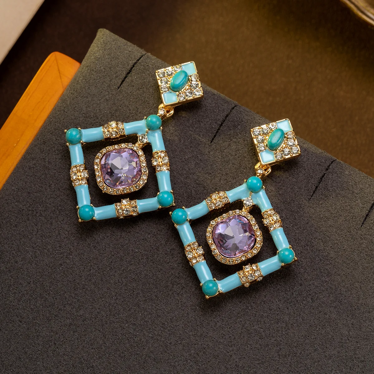 vintage Geometric rhombus enamel earrings retro versatile high-grade bijoux enamel earrings for women
vintage Geometric rhombus enamel earrings retro versatile high-grade bijoux enamel earrings for women