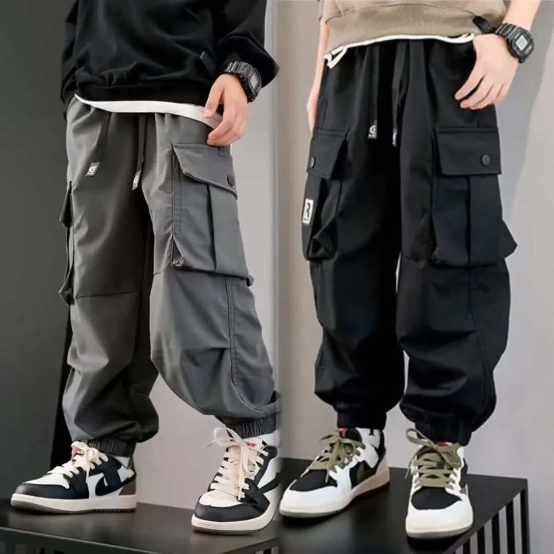 Loose Cargo Pants Boys Children Solid Pockets Design Elastic Waist Ankle-Length Trousers Fashion 2024 New Casual Spring Autumn
Loose Cargo Pants Boys Children Solid Pockets Design Elastic Waist Ankle-Length Trousers Fashion 2024 New Casual Spring Autumn