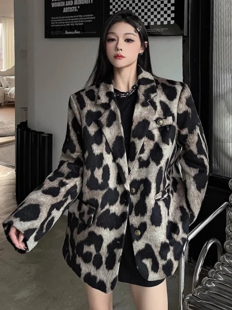 Western Style Suit Jacket Women's American Leopard Print Thickened Woolen Winter Loose Casual Niche High-end Woolen Suit Top
Western Style Suit Jacket Women's American Leopard Print Thickened Woolen Winter Loose Casual Niche High-end Woolen Suit Top