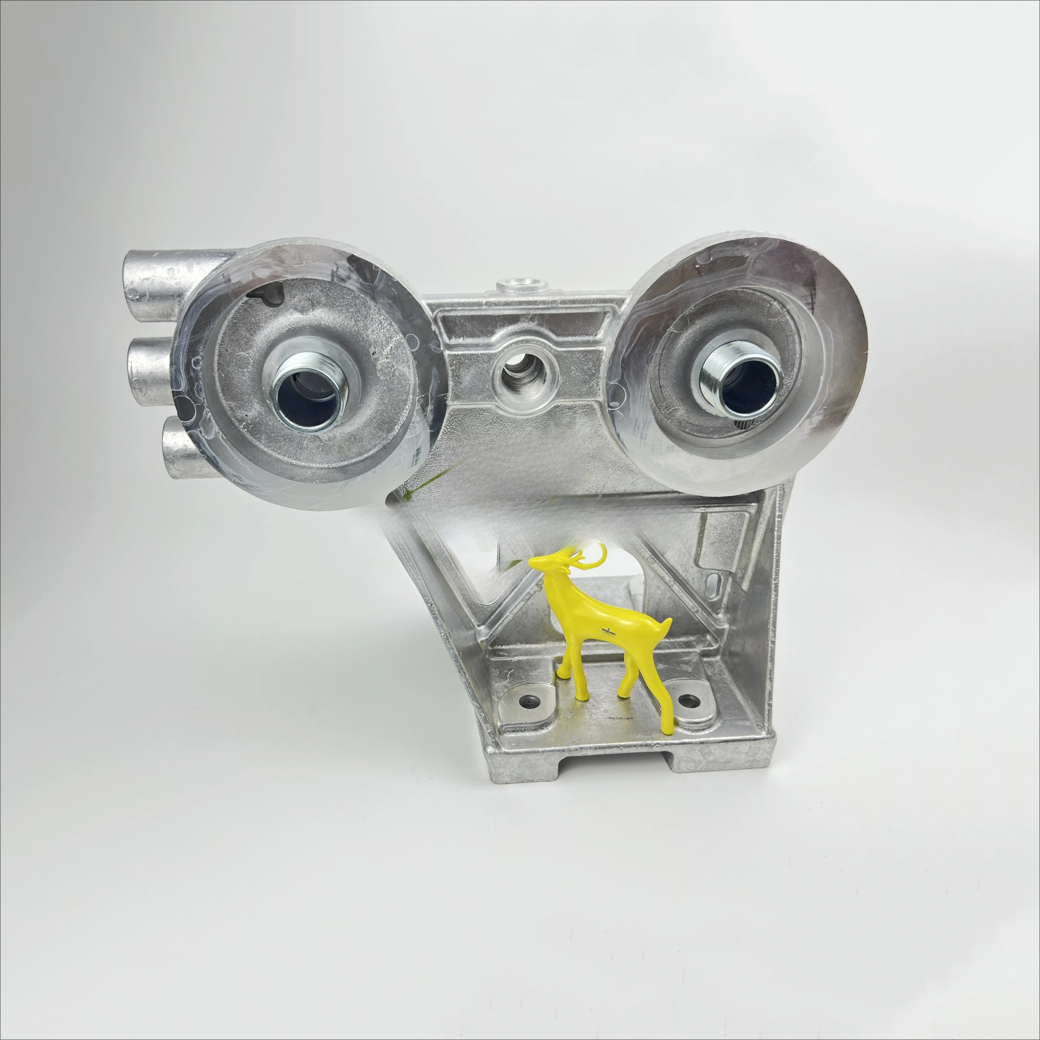 Both Holes Are the Same Size Fuel Filter Head CH12434 10000-1217 311-6435 3116435 for Engine 2206 2306 2506 2806 Series
Both Holes Are the Same Size Fuel Filter Head CH12434 10000-1217 311-6435 3116435 for Engine 2206 2306 2506 2806 Series