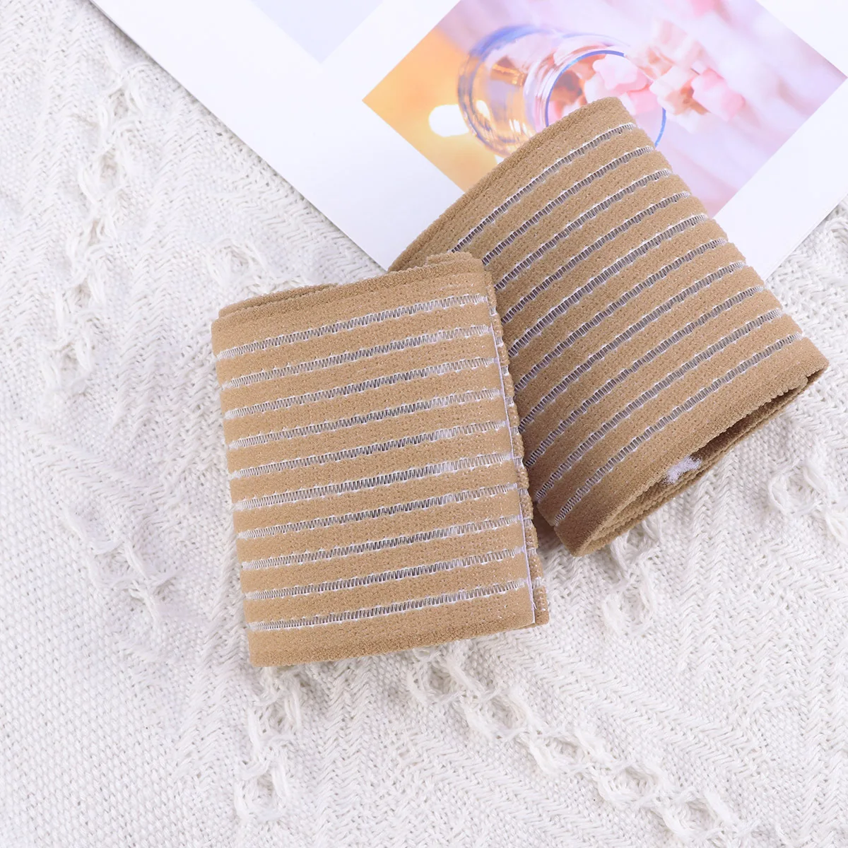 1 Pair Adjustable Elastic Wrist Support Brace For Carpal Tunnel Relief Beige One Size Fits All Volleyball Basketball Sport
1 Pair Adjustable Elastic Wrist Support Brace For Carpal Tunnel Relief Beige One Size Fits All Volleyball Basketball Sport