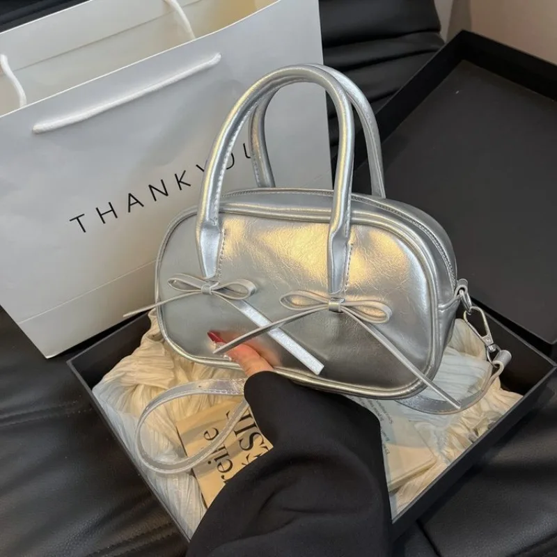 Ladies Luxury Tote Diaper Bag For Women Leather Crossbody Bag Vintage Minimalist Designer Large Capacity Elegant Fashion
Ladies Luxury Tote Diaper Bag For Women Leather Crossbody Bag Vintage Minimalist Designer Large Capacity Elegant Fashion