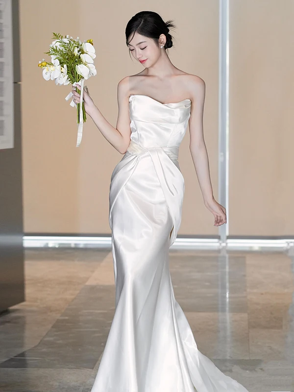 Elegant Satin Bridal Gown with Strapless Top And Tail Fish Tail White Dress for Wedding Hotel Indoor Occasion Long Skirt
Elegant Satin Bridal Gown with Strapless Top And Tail Fish Tail White Dress for Wedding Hotel Indoor Occasion Long Skirt