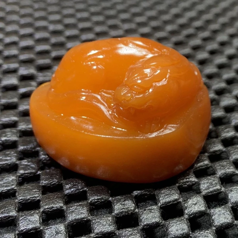 Huangshi seal ornament ancient beast seal pure natural Tian Huangshi household collection
Huangshi seal ornament ancient beast seal pure natural Tian Huangshi household collection