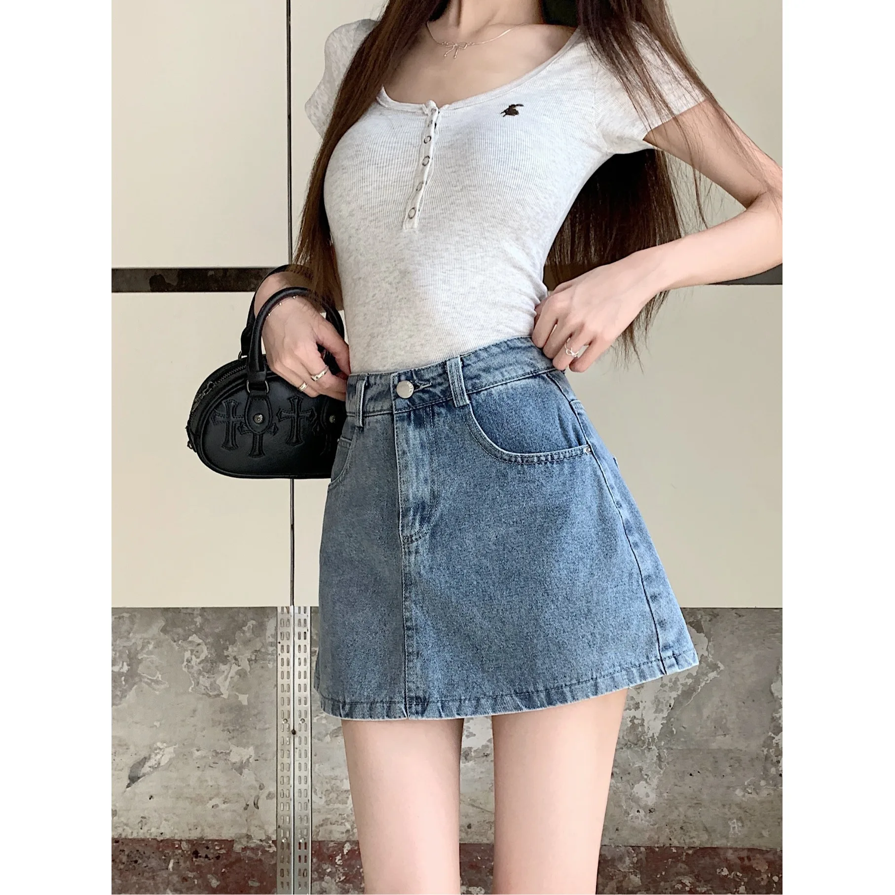 High Waist A-Line Korean Style Denim Skirt for Women Versatile Short Skirt Pants Skirt Trendy Casual High Waist Denim Skirt
High Waist A-Line Korean Style Denim Skirt for Women Versatile Short Skirt Pants Skirt Trendy Casual High Waist Denim Skirt