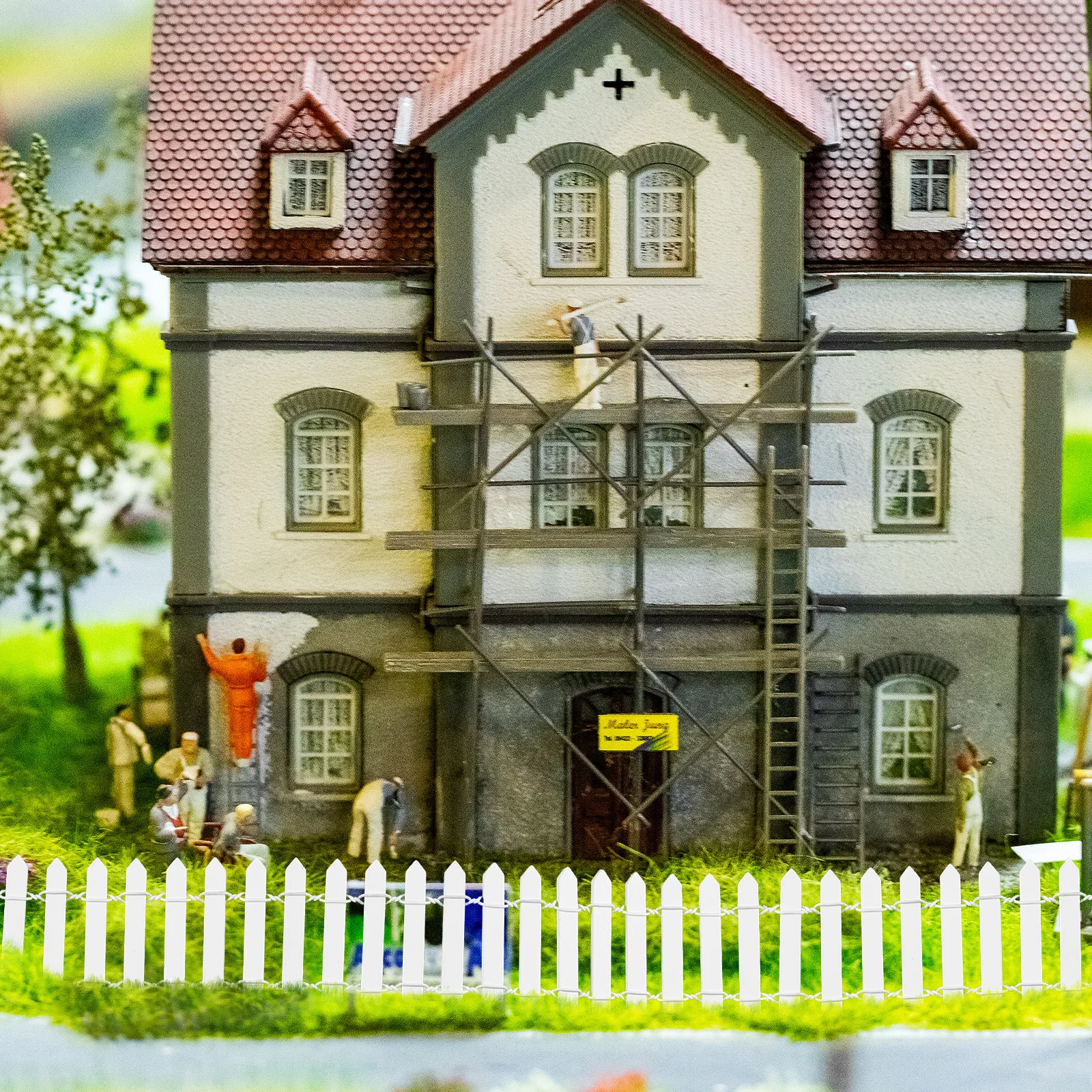 2Sets Mini Wooden Fence Small DIY Garden Picket Fence Wood Color for Fairy Garden Christmas Tree Miniature Landscape Sand Table
2Sets Mini Wooden Fence Small DIY Garden Picket Fence Wood Color for Fairy Garden Christmas Tree Miniature Landscape Sand Table