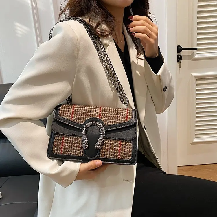 Винтажная сумка-органайзер, квадратная форма с отделениями, ремешок-цепочка, верхняя ручка, весенняя коллекция, новинка 2026 года
Винтажная сумка-органайзер, квадратная форма с отделениями, ремешок-цепочка, верхняя ручка, весенняя коллекция, новинка 2026 года