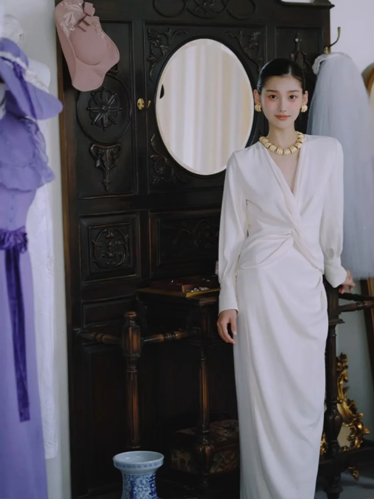 Элегантное белое свадебное платье для помолвки и регистрации брака, с длинными рукавами, V-образным вырезом, облегающее, подходит для различных случаев
Элегантное белое свадебное платье для помолвки и регистрации брака, с длинными рукавами, V-образным вырезом, облегающее, подходит для различных случаев