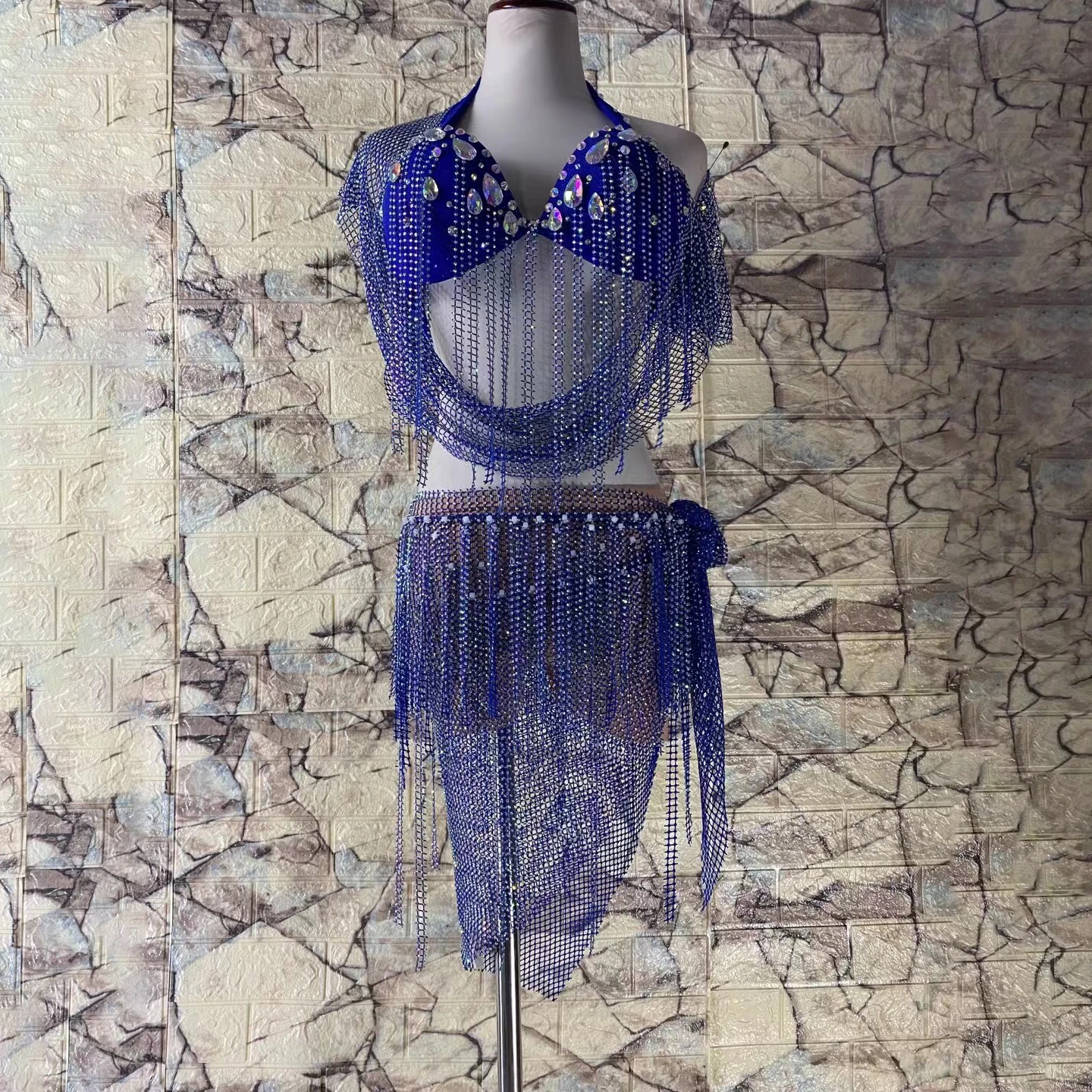 Belly dance performance clothing women Belly Dance Blue Super Flash Galaxy Waist Chain Diamond sexy Tassel dance Costume Suit
Belly dance performance clothing women Belly Dance Blue Super Flash Galaxy Waist Chain Diamond sexy Tassel dance Costume Suit