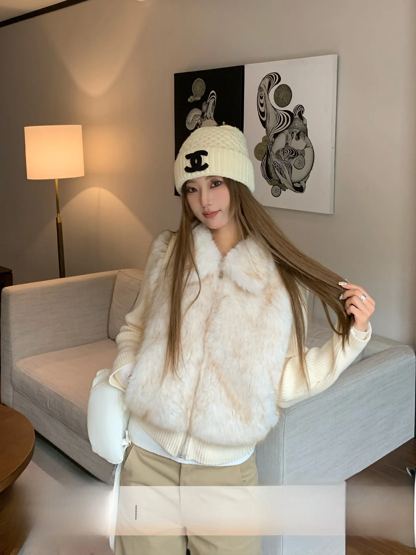 Detachable Knitted Sleeve Fur Trimmed Outerwear Women's Winter Eco-Friendly Fur Polyester Fiber Long Sleeve Slim Fit Coat
Detachable Knitted Sleeve Fur Trimmed Outerwear Women's Winter Eco-Friendly Fur Polyester Fiber Long Sleeve Slim Fit Coat