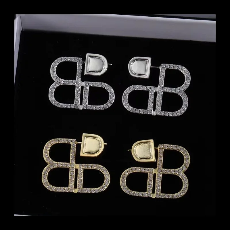 Серьги-гвоздики со стразами и буквами B 2024, нишевый дизайн, серебряные серьги-иглы, женские серьги
Серьги-гвоздики со стразами и буквами B 2024, нишевый дизайн, серебряные серьги-иглы, женские серьги