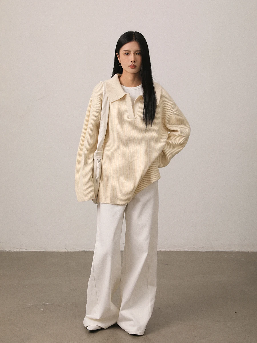 100% all cashmere retro Polo lapel top profile small V-neck sweater with ladies sweater.
100% all cashmere retro Polo lapel top profile small V-neck sweater with ladies sweater.