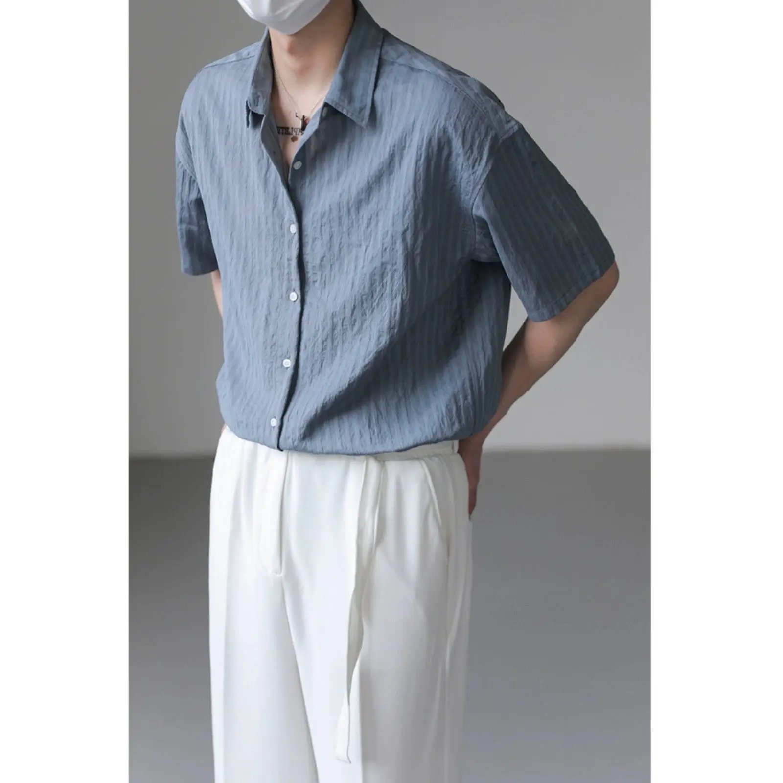 Short-sleeved Pleated Shirt Men Summer Half-sleeved Top Korean Trendy Loose Solid Color Ice Silk Cardigan 
Short-sleeved Pleated Shirt Men Summer Half-sleeved Top Korean Trendy Loose Solid Color Ice Silk Cardigan