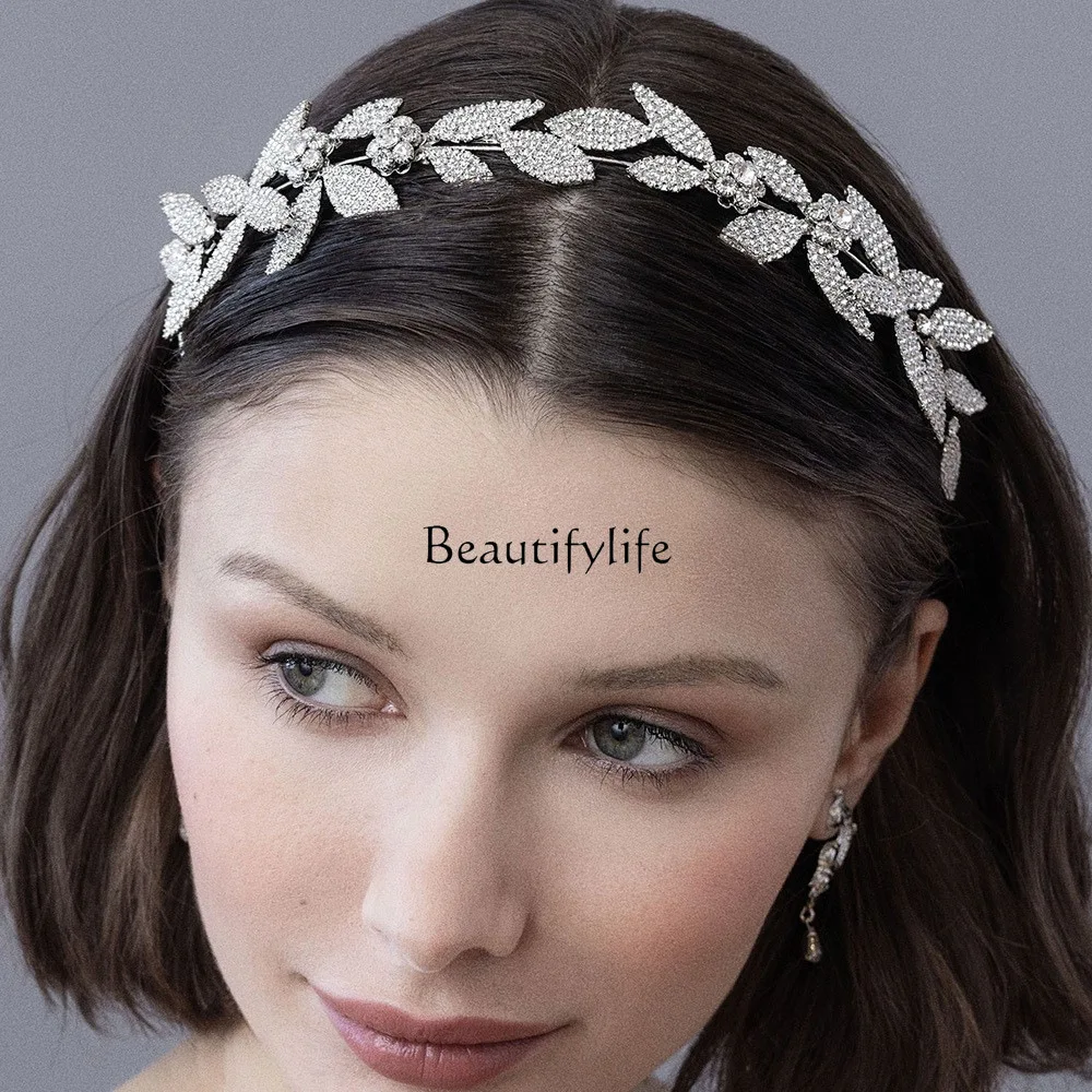 Mori leaf headband women's high sense light luxury rhinestones European and American temperament elegant bridal wedding headgear
Mori leaf headband women's high sense light luxury rhinestones European and American temperament elegant bridal wedding headgear