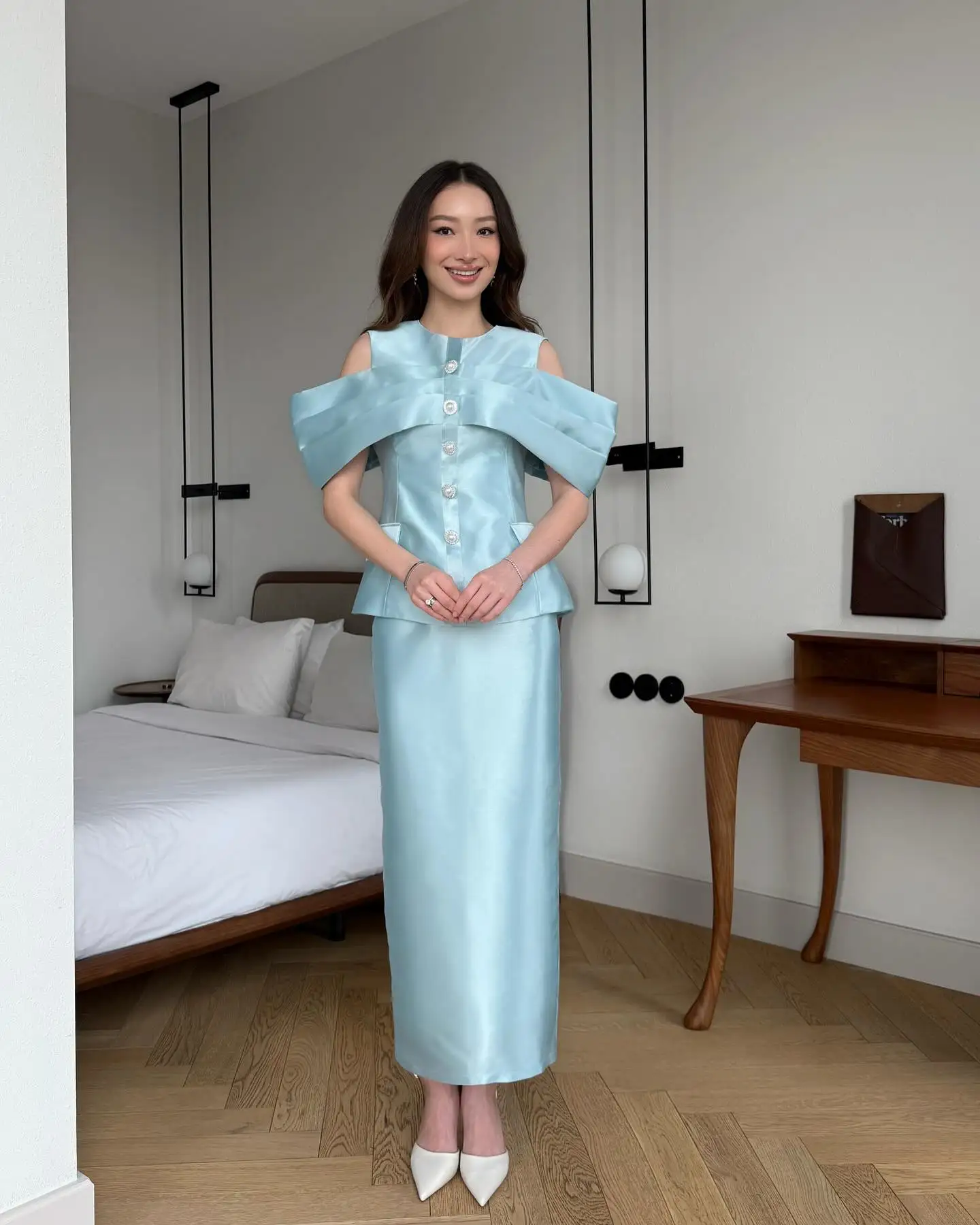 Customized Delicate Satin Buttons Evening Dresses Temperament Crew neck Half Sleeves Prom Dress Custom Size Celebrity Gowns
Customized Delicate Satin Buttons Evening Dresses Temperament Crew neck Half Sleeves Prom Dress Custom Size Celebrity Gowns