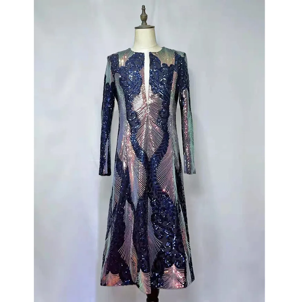 Customized Men's Extra Long Sequins Cloak Cardigan Coat Male Singer Concert Party Stage Performance Costume Show Shiny Overcoat
Customized Men's Extra Long Sequins Cloak Cardigan Coat Male Singer Concert Party Stage Performance Costume Show Shiny Overcoat