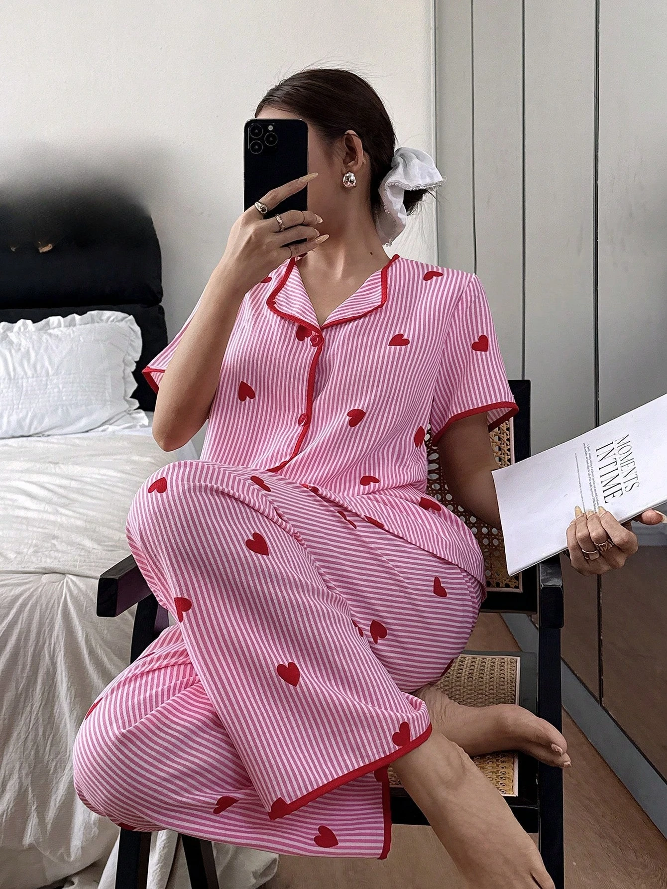 Женский пижамный комплект с полосатым принтом в виде сердец, жатый кардиган с коротким рукавом, пижама для сна и дома
Женский пижамный комплект с полосатым принтом в виде сердец, жатый кардиган с коротким рукавом, пижама для сна и дома