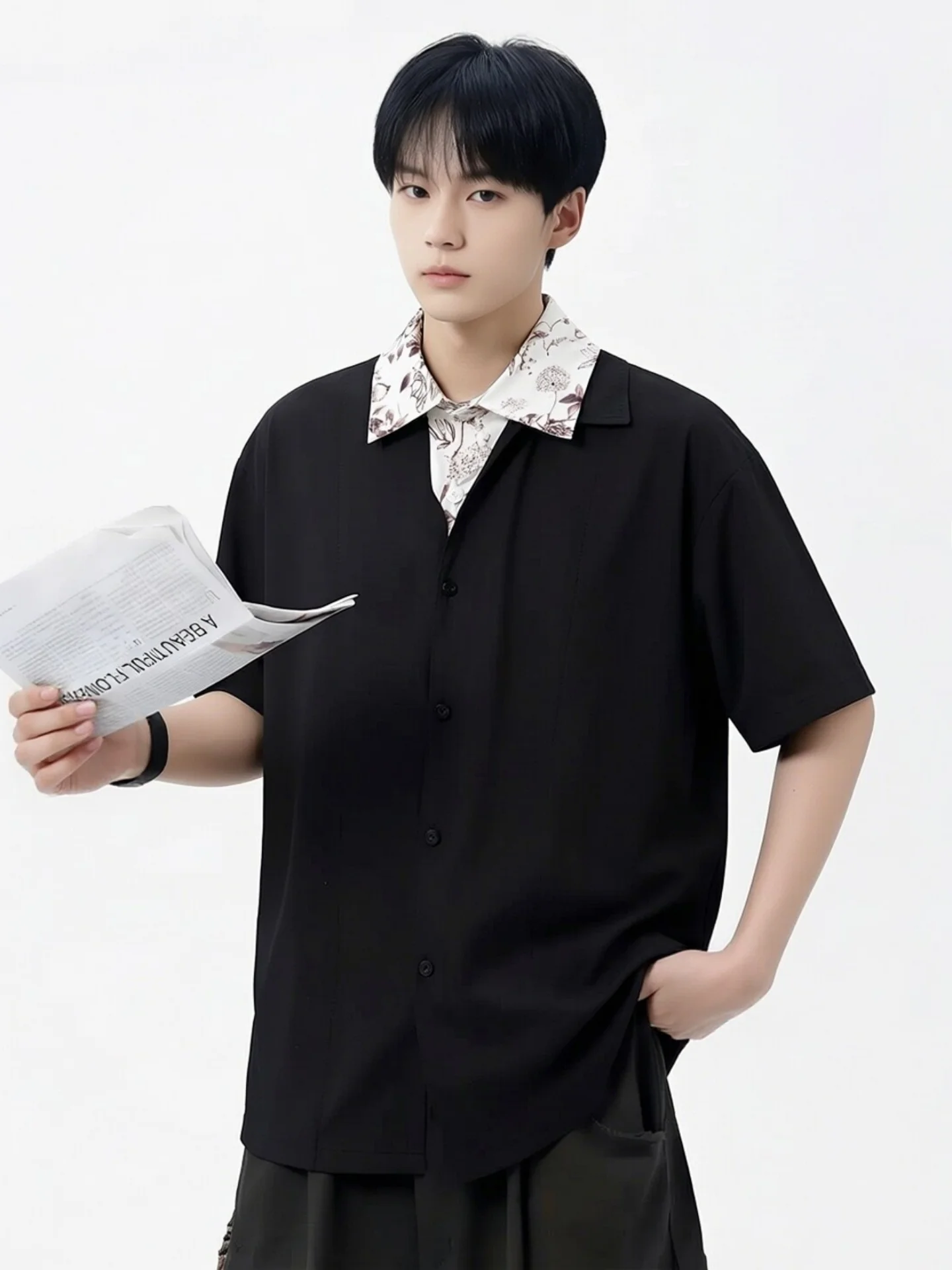 Summer Vacation Style Men's Shirt Floral Print Short Sleeve Cuffed Collar Casual Loose Fit Padded Two-Piece Look Versatile Top
Summer Vacation Style Men's Shirt Floral Print Short Sleeve Cuffed Collar Casual Loose Fit Padded Two-Piece Look Versatile Top