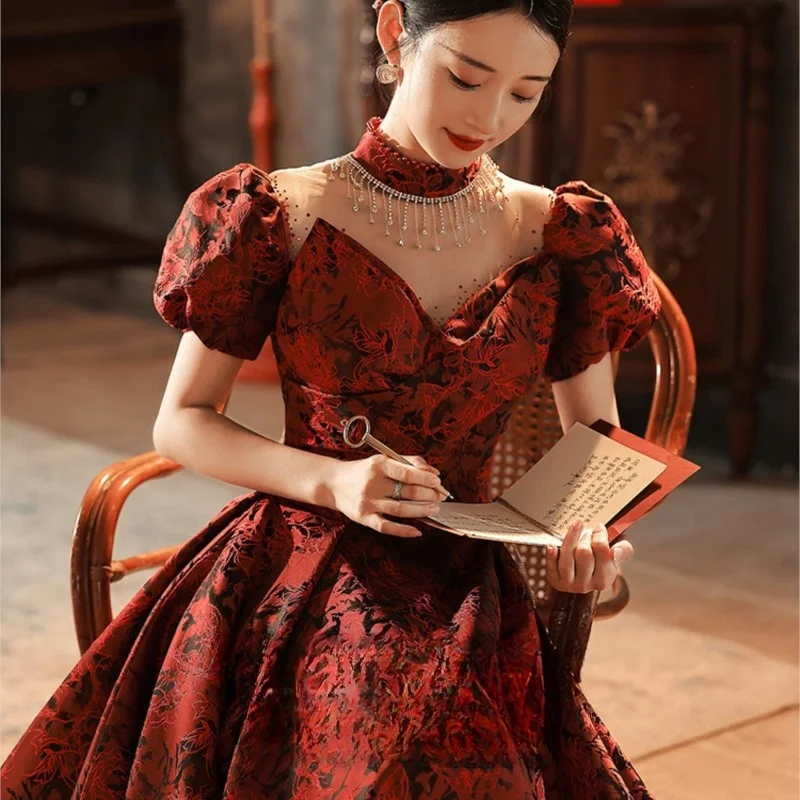 Toasting service new small temperament back clothing light luxury crowd can wear dresses at ordinary times
Toasting service new small temperament back clothing light luxury crowd can wear dresses at ordinary times