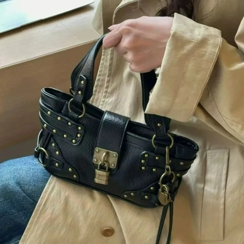Women High Street Handle Leather Bag Y2k Ladies Retro Handbag Purse Large small size Vintage Rivet Black Messenger Bag
Women High Street Handle Leather Bag Y2k Ladies Retro Handbag Purse Large small size Vintage Rivet Black Messenger Bag