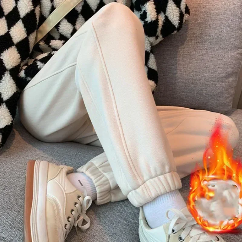 Fashion High Waist Velvet Harem Pants with Pockets New Winter Casual Women Sport Pants Warm Thickened Ladies Versatile 30254
Fashion High Waist Velvet Harem Pants with Pockets New Winter Casual Women Sport Pants Warm Thickened Ladies Versatile 30254
