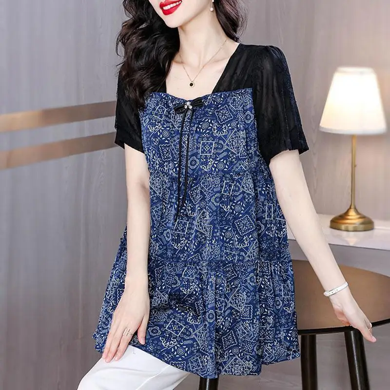 Fashion Square Collar Printed Bow Fake Two Pieces Blouses Women's Clothing 2025 Summer New Loose Vintage Tops Commuter Shirts
Fashion Square Collar Printed Bow Fake Two Pieces Blouses Women's Clothing 2025 Summer New Loose Vintage Tops Commuter Shirts
