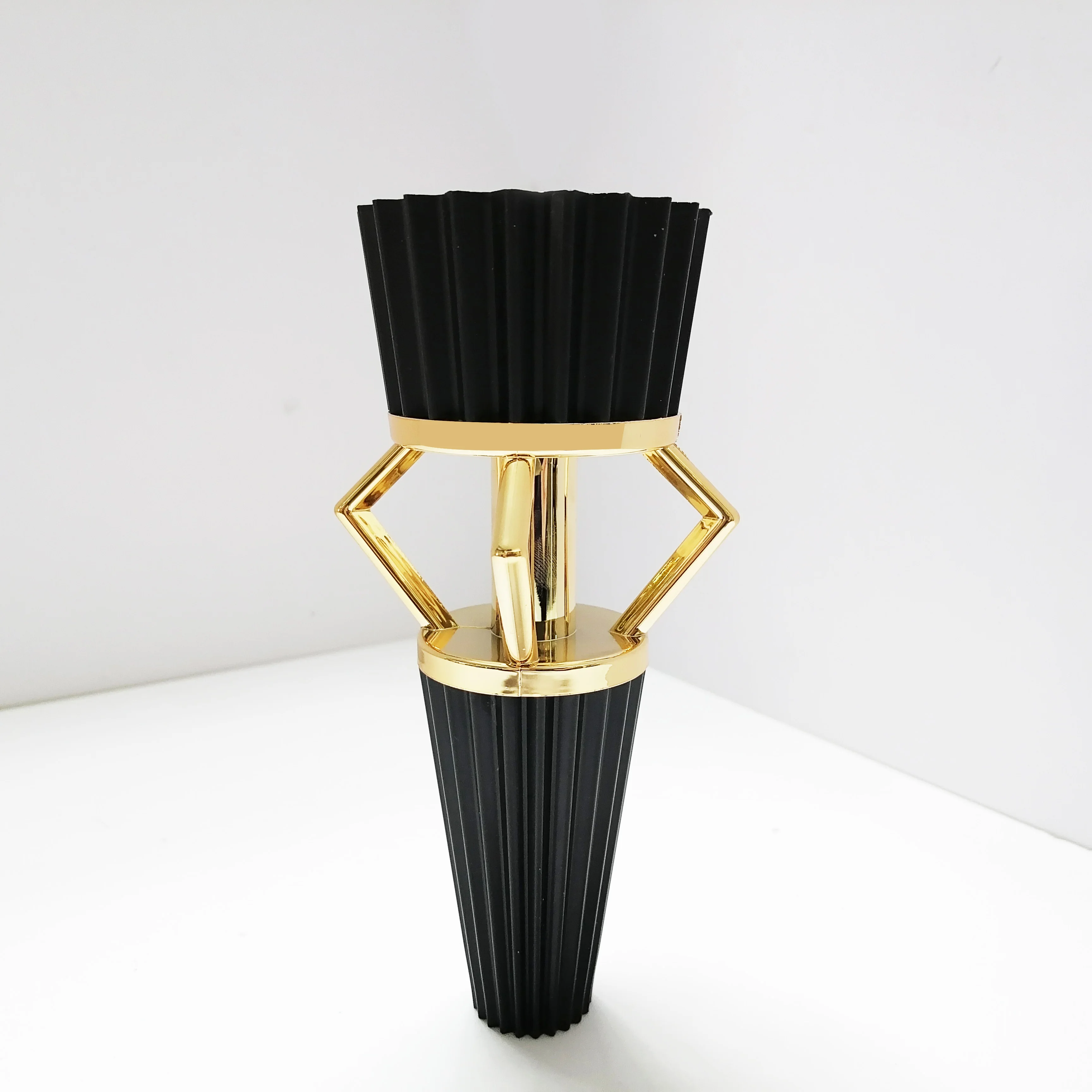 4pcs Popular luxury plastic furniture legs gold black white height 150mm PP material
4pcs Popular luxury plastic furniture legs gold black white height 150mm PP material