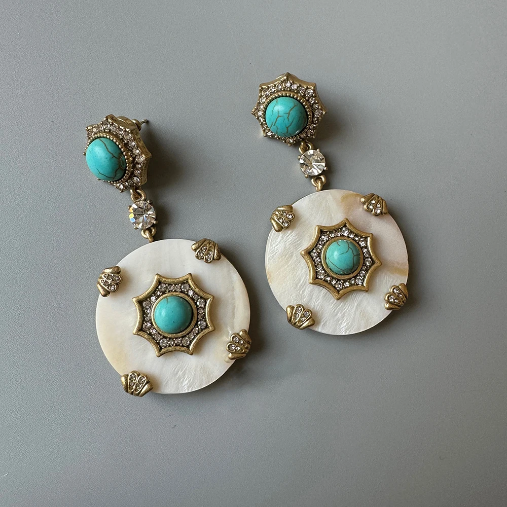 Retro Elegant White Mother-of-Pearl Blue Natural Stone court vintage Stud Earrings
Retro Elegant White Mother-of-Pearl Blue Natural Stone court vintage Stud Earrings