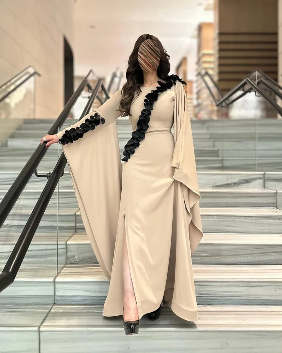 Customized Long Sleeves Prom Dresses O-Neck Pleated Floor Length Temperament Evening Dresses
Customized Long Sleeves Prom Dresses O-Neck Pleated Floor Length Temperament Evening Dresses