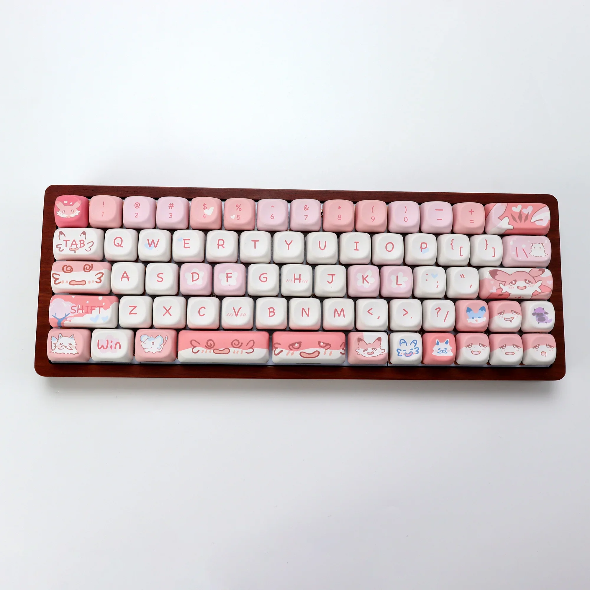 KBDiy Cherry Profile, милые колпачки для клавиш Chillet-Lgnis, PBT для игровой механической клавиатуры, розовые 133, колпачки для переключателей MXaula F87 F108 F99 Pro ACE60 ACE68 RAINY75 AK74 gx87 crush80 raven68 mad
KBDiy Cherry Profile, милые колпачки для клавиш Chillet-Lgnis, PBT для игровой механической клавиатуры, розовые 133, колпачки для переключателей MXaula F87 F108 F99 Pro ACE60 ACE68 RAINY75 AK74 gx87 crush80 raven68 mad