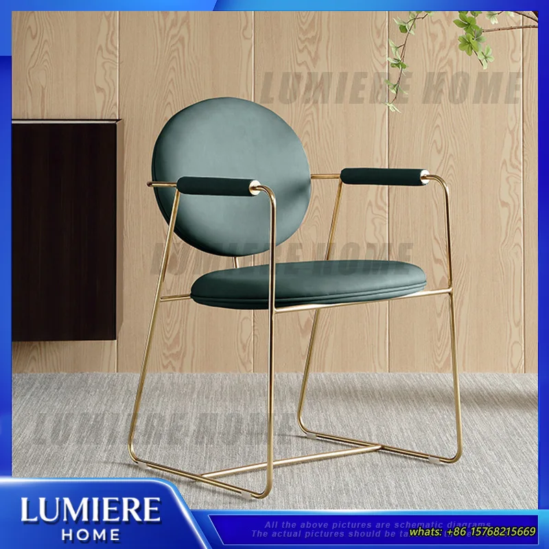 Итальянский стиль, роскошный минималистичный обеденный стул, современный дизайн, с обивкой из вельвета, для дома, кухни, кафе, декоративный табурет для спальни
Итальянский стиль, роскошный минималистичный обеденный стул, современный дизайн, с обивкой из вельвета, для дома, кухни, кафе, декоративный табурет для спальни