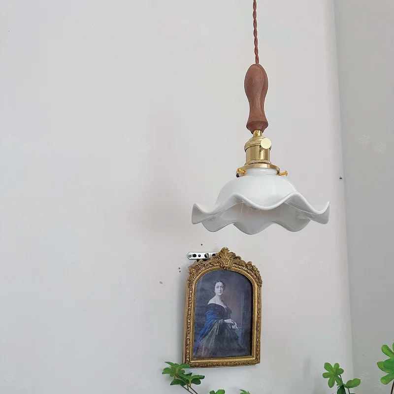 Bedroom Bedside Chandelier Retro Restaurant Bar Decorative Lamp Study Aisle Glass Ceramic Small Chandelier
Bedroom Bedside Chandelier Retro Restaurant Bar Decorative Lamp Study Aisle Glass Ceramic Small Chandelier