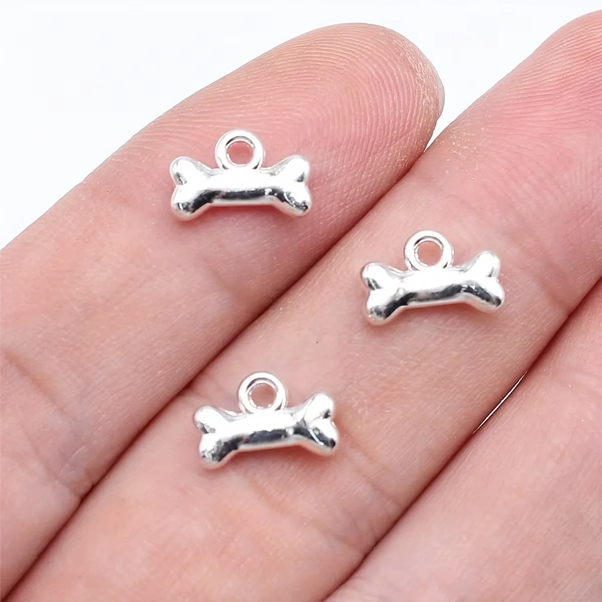 20 Charming Dog Bone Pendants, Antique Silver, Antique Gold, DIY Jewelry Making Earrings, Bracelets, Necklace Accessories
20 Charming Dog Bone Pendants, Antique Silver, Antique Gold, DIY Jewelry Making Earrings, Bracelets, Necklace Accessories