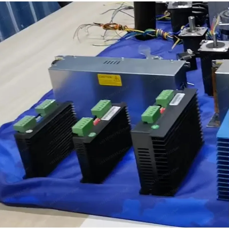 M545A Driver 4.5A for Two/Four Phase Hybrid Stepper Motor, Stepping Motor Controller for CNC Machine
M545A Driver 4.5A for Two/Four Phase Hybrid Stepper Motor, Stepping Motor Controller for CNC Machine