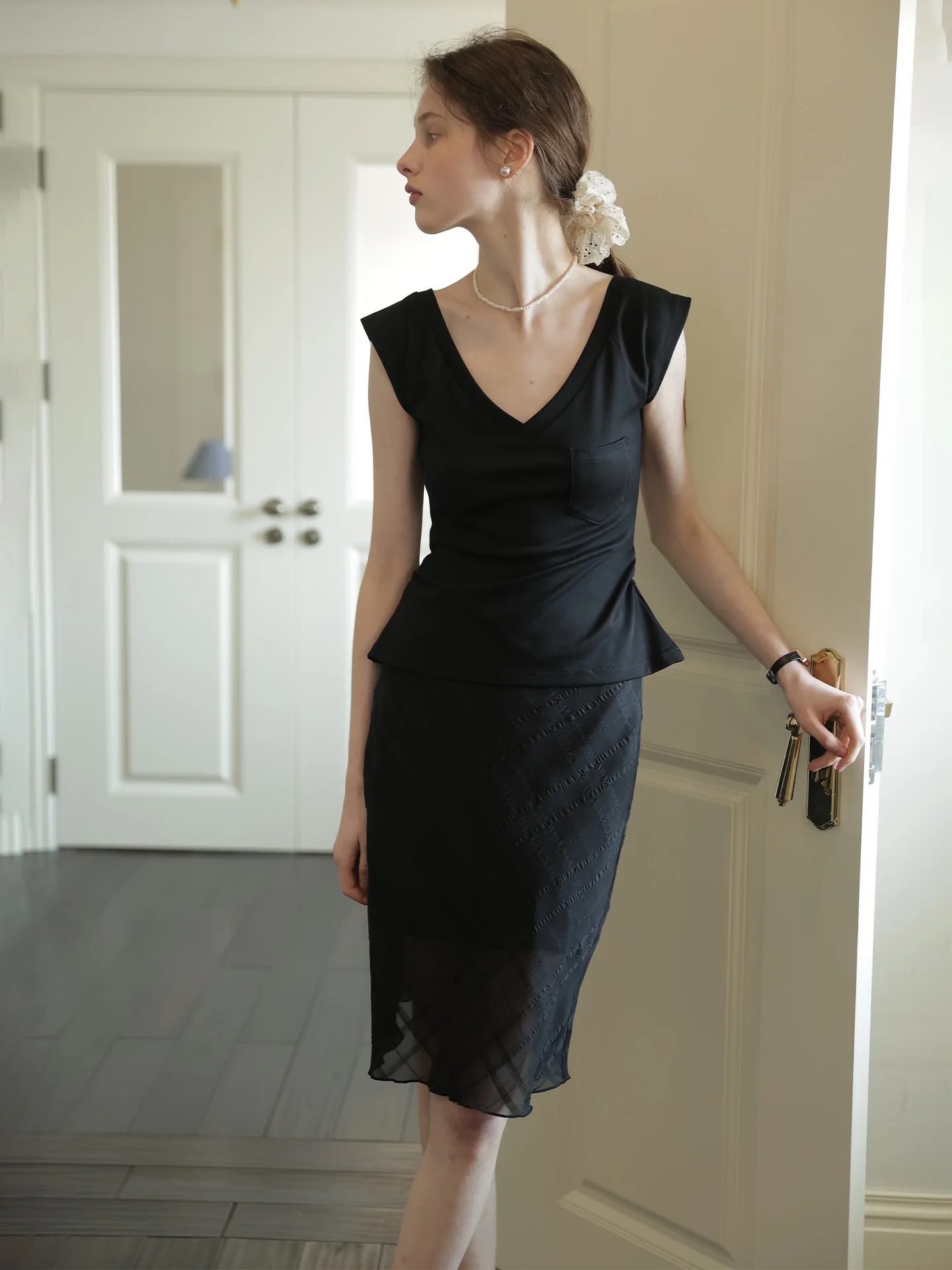 Spring Summer Women's Slim Fit Short Sleeve T-Shirt Big V-Neck Gathered Waist Design Sensation Exposing Clavicle Small Flying...
Spring Summer Women's Slim Fit Short Sleeve T-Shirt Big V-Neck Gathered Waist Design Sensation Exposing Clavicle Small Flying...
