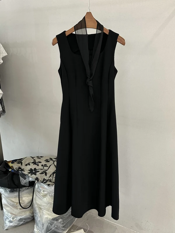 Черное платье Hebe Style без рукавов с сетчатым поясом, облегающее, миди, с V-образным вырезом, для женщин, для вечеринок, из полиэфирного волокна, с юбкой А-силуэта
Черное платье Hebe Style без рукавов с сетчатым поясом, облегающее, миди, с V-образным вырезом, для женщин, для вечеринок, из полиэфирного волокна, с юбкой А-силуэта