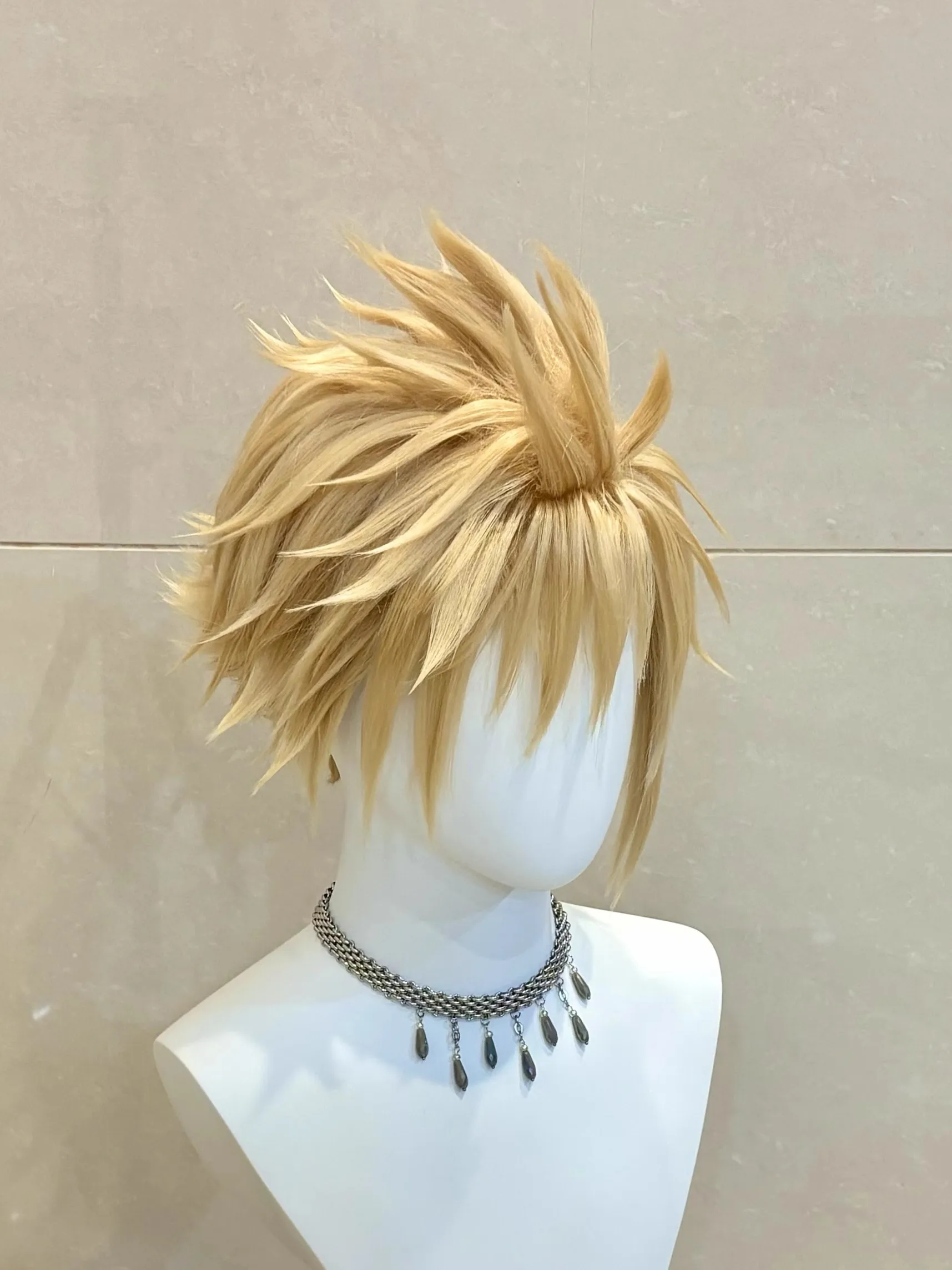 Парик для косплея Final Fantasy VII Cloud Strife — парик для косплея в стиле блондинки с колючими волосами аниме
Парик для косплея Final Fantasy VII Cloud Strife — парик для косплея в стиле блондинки с колючими волосами аниме