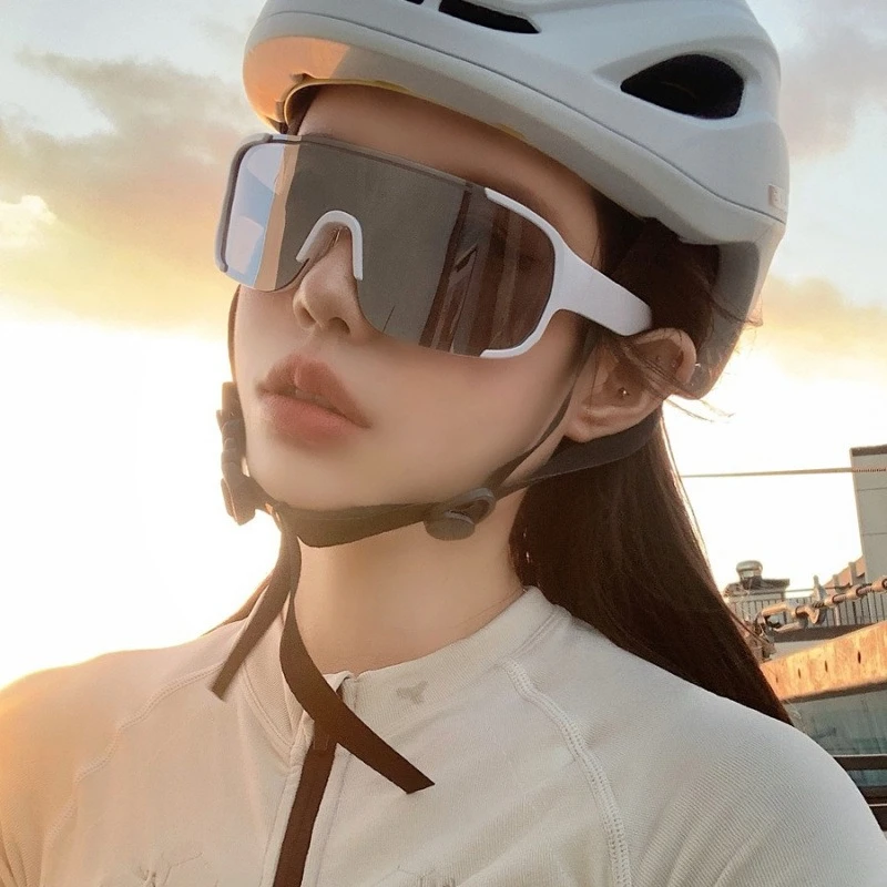 Fanceey большие солнцезащитные очки для лыжного спорта, женские и мужские роскошные очки, винтажные ветрозащитные очки в стиле панк для велоспорта
Fanceey большие солнцезащитные очки для лыжного спорта, женские и мужские роскошные очки, винтажные ветрозащитные очки в стиле панк для велоспорта