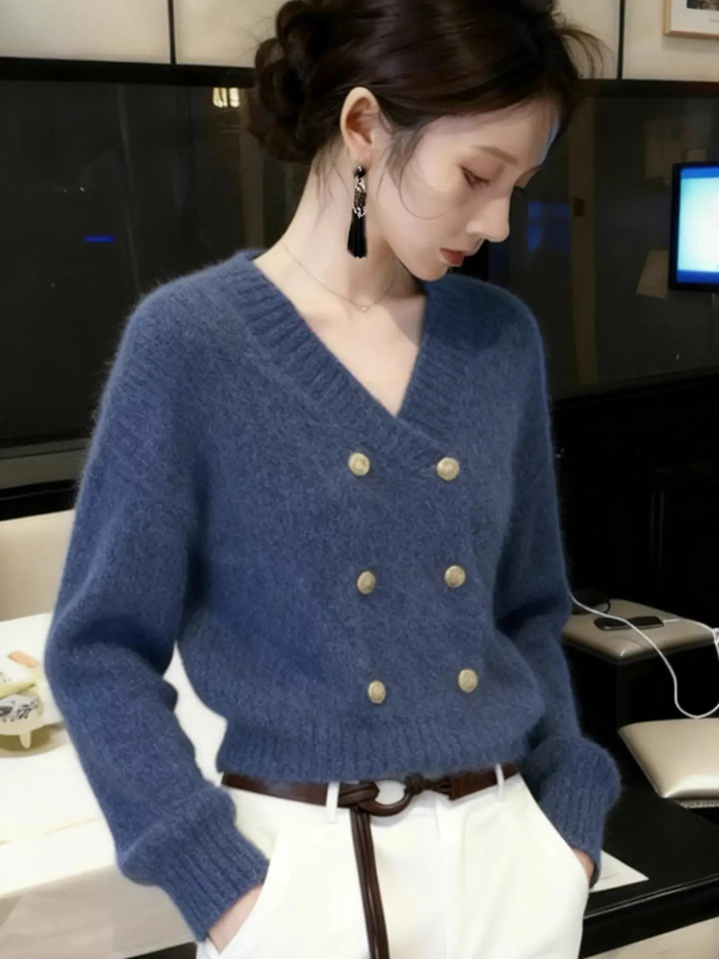 Chic Vintage V-Ne Knitted Open Cardigan Women's Autumn Winter Slim Fit Long Sve Soft Cozy Faionable Trendy Top
Chic Vintage V-Ne Knitted Open Cardigan Women's Autumn Winter Slim Fit Long Sve Soft Cozy Faionable Trendy Top