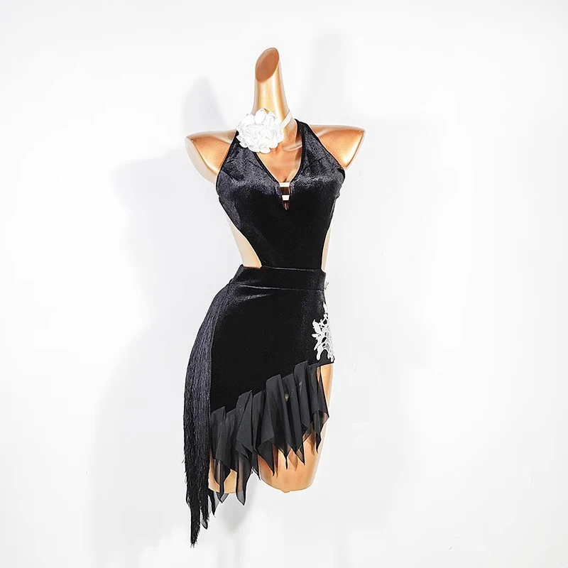 Сексуальное платье для латинских танцев, женское бархатное платье с кисточками и открытой спиной, одежда для румбы и сальсы
Сексуальное платье для латинских танцев, женское бархатное платье с кисточками и открытой спиной, одежда для румбы и сальсы