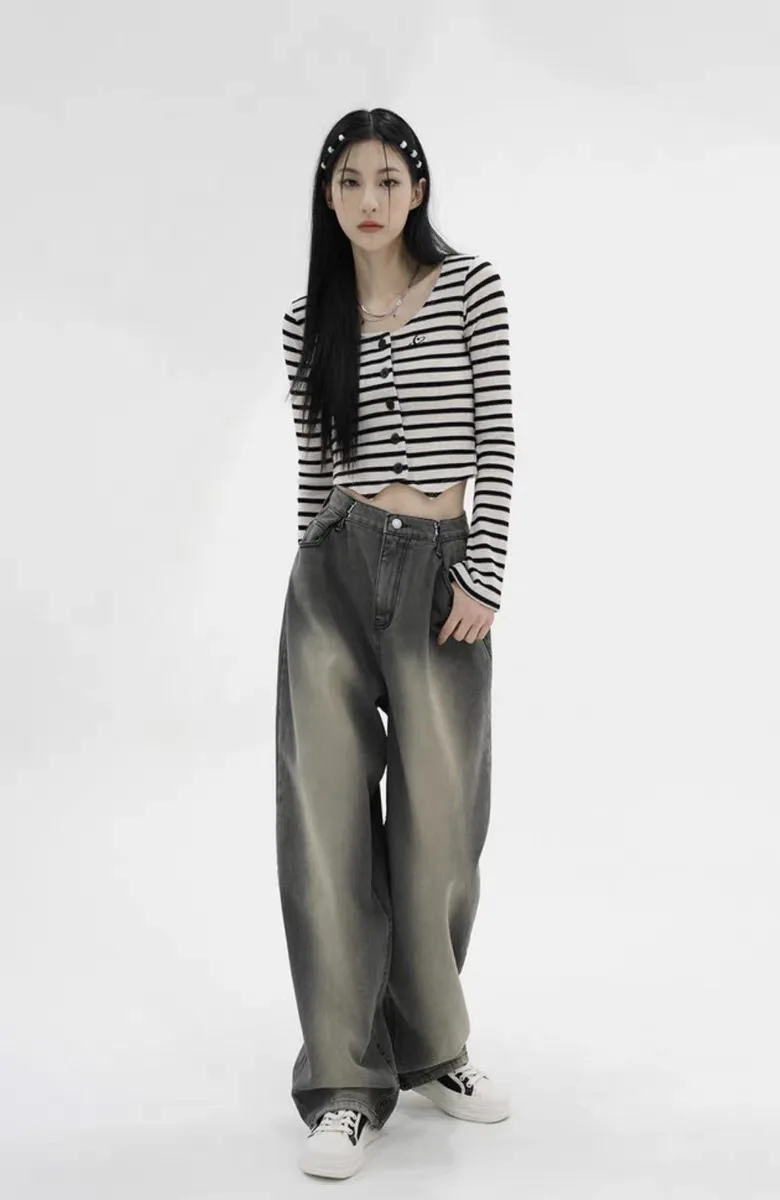 Loose Fit Straight Leg Jeans Waist Cinching NCT Mark Yong Jin Women's Faion Autumn 2023 High Waist Slimming Effect
Loose Fit Straight Leg Jeans Waist Cinching NCT Mark Yong Jin Women's Faion Autumn 2023 High Waist Slimming Effect