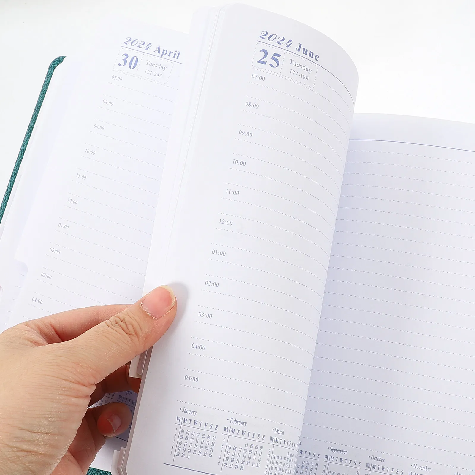 English Daily Planner Notepad Yearly Schedule Planning Notebook Lightweight Portable for Students Office School Travel
English Daily Planner Notepad Yearly Schedule Planning Notebook Lightweight Portable for Students Office School Travel